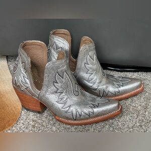 Ariat Dixon Boots Booties Silver 6